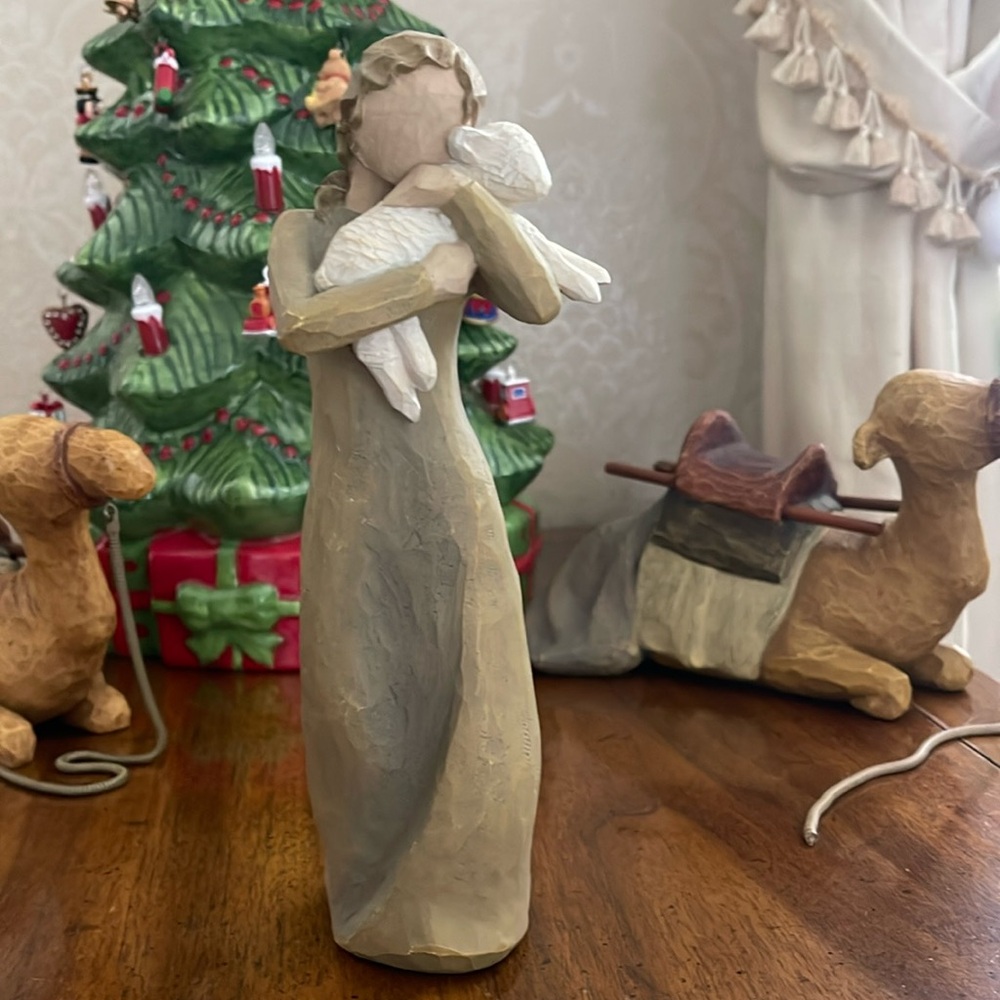 Vintage 2002 Willow tree  Figurine of Woman Holding Lamb” peace on earth